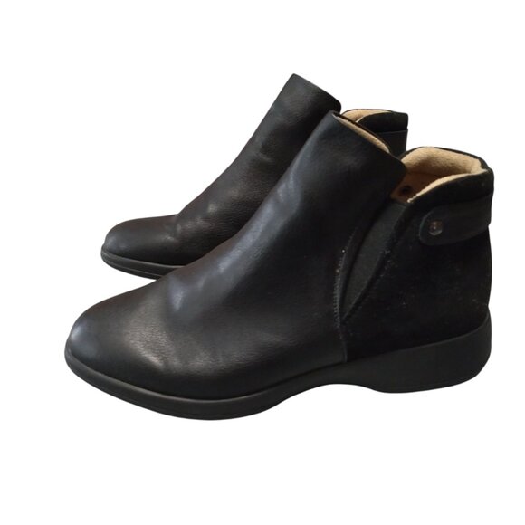 NATURALIZER BARITA WOMEN'S SIZE 7M BLACK ANKLE BOOTIE CLASSIC CASUAL - Picture 1 of 6